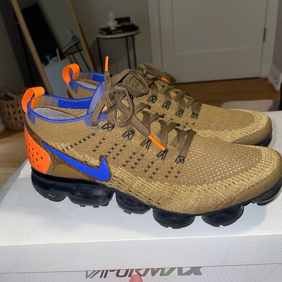 Nike Air Vapormax Flyknit 2 Brown with Orange and Blue - Picture 2 of 9